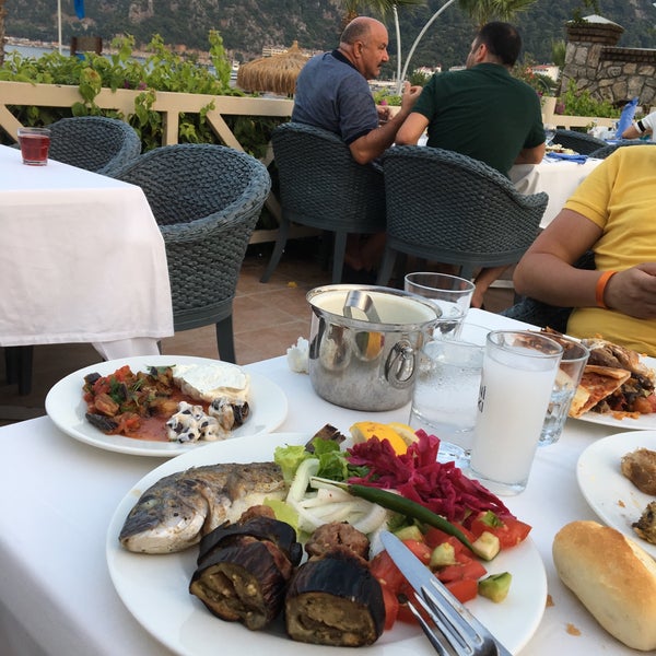 Foto tirada no(a) Martı Resort Deluxe por Mehmet T. em 8/14/2019