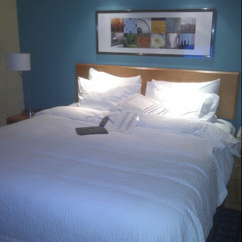 รูปภาพถ่ายที่ Fairfield Inn &amp; Suites Yakima โดย Regent B. เมื่อ 9/6/2013