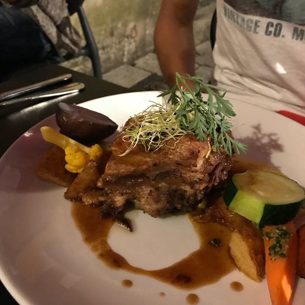 Slow cooked pork is absolutely amazing, as well as the Big Dune (big puff) dessert. Lamb shank is a bit dry. Fast and friendly service.