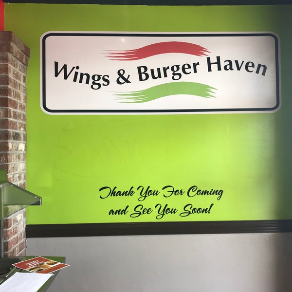 รูปภาพถ่ายที่ Wings &amp; Burger Haven โดย Wings &amp; Burger Haven เมื่อ 5/15/2019