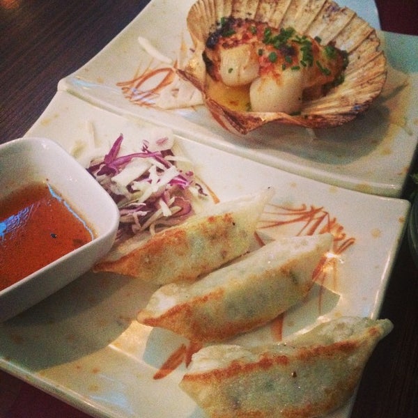 Foto diambil di Kyoto Sushi &amp; Grill oleh Joshua Ega Y. pada 9/13/2014
