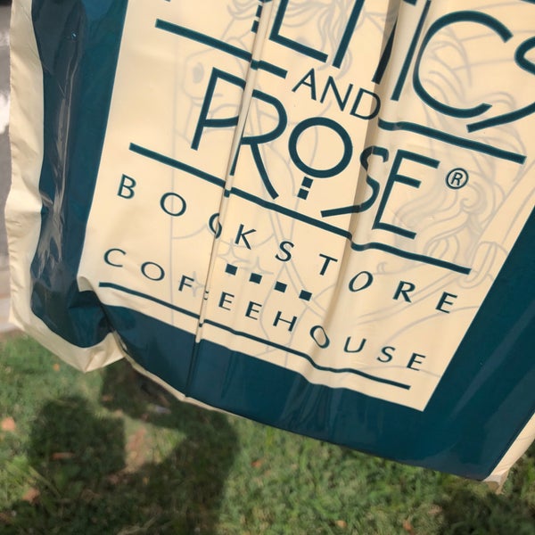 8/10/2019にBusa &quot;B&quot;がPolitics &amp; Prose Bookstoreで撮った写真