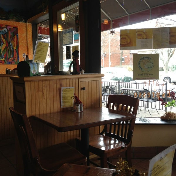 Das Foto wurde bei Caboose Cafe &amp; Bakery von Beej P. am 12/20/2012 aufgenommen