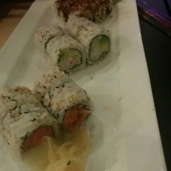 5/25/2014 tarihinde Megan M.ziyaretçi tarafından Sushi Oishii'de çekilen fotoğraf