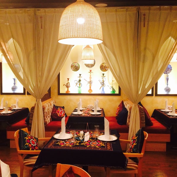 4/5/2015 tarihinde Nurila R.ziyaretçi tarafından Uchkuduk - Uzbek Cuisine'de çekilen fotoğraf