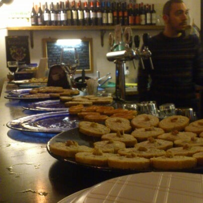 12/11/2012 tarihinde Toni T.ziyaretçi tarafından Eden Café'de çekilen fotoğraf