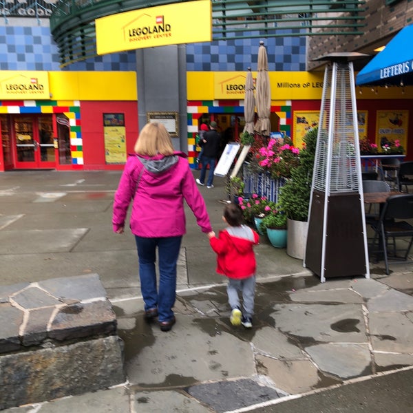 Foto tirada no(a) LEGOLAND® Discovery Center por Kellie K. em 11/3/2018