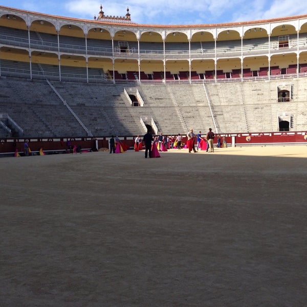 Foto scattata a Las Ventas Tour da @JuanLuisLobato il 4/12/2014