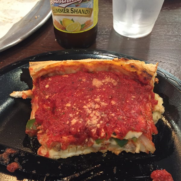 Photo taken at Frankie&#39;s Chicago Style Pizza by Jacki F. on 6/9/2016