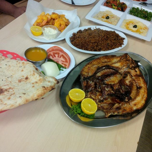 รูปภาพถ่ายที่ Nahrain Fish &amp; Chicken Grill โดย Saleh A. เมื่อ 1/30/2014