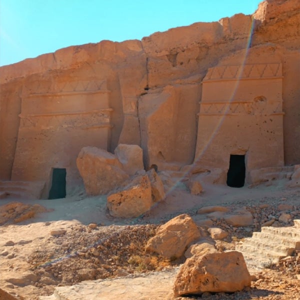 Photo taken at The Caves of Jethro (Nabatean Tombs) by Turki on 1/15/2021