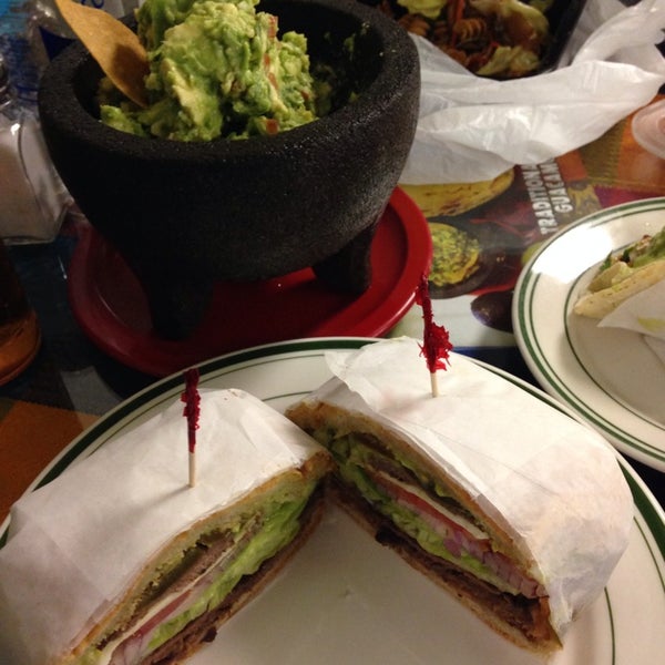 1/12/2014にRamiro C.がTulcingo Del Valle Restaurantで撮った写真