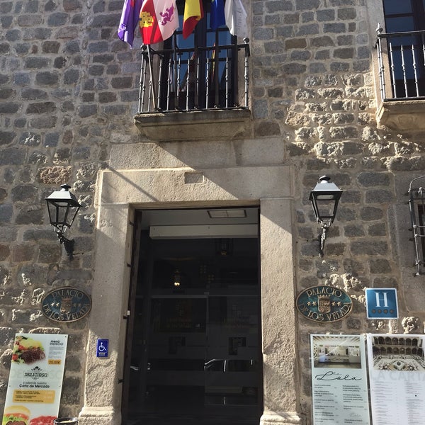 Foto scattata a Hotel Palacio de Los Velada da 미진 박. il 5/31/2019