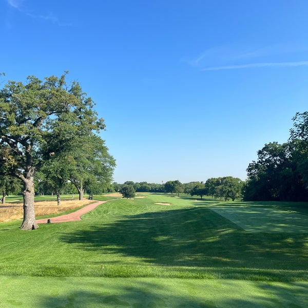 Beverly Country Club 364 ziyaretçidan 2 tavsiye