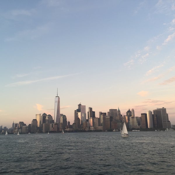 Снимок сделан в New York Health &amp; Racquet Club Yacht пользователем Stephanie C. 7/16/2016