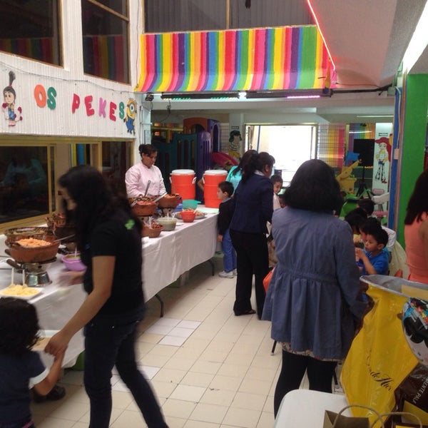 Photo taken at Salón De Fiestas Infantiles El Club de los Pekes by Salón de fiestas infantiles E. on 7/5/2014