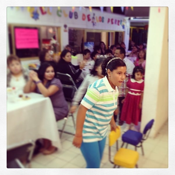 Снимок сделан в El Club de los Pekes пользователем Salón de fiestas infantiles E. 11/24/2013