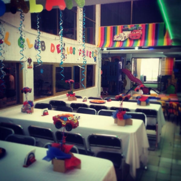 Photo taken at Salón De Fiestas Infantiles El Club de los Pekes by Salón de fiestas infantiles E. on 6/24/2014