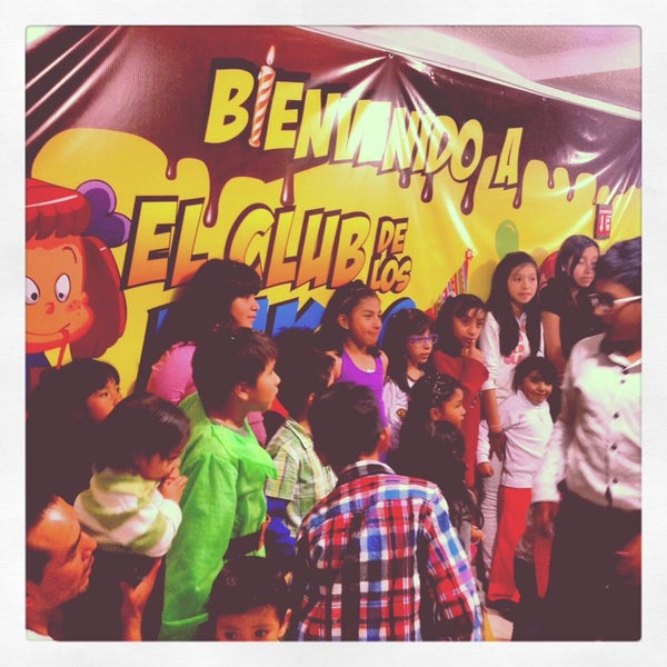 Photo taken at Salón De Fiestas Infantiles El Club de los Pekes by Salón de fiestas infantiles E. on 4/30/2014