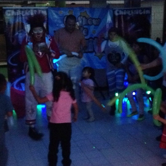 Снимок сделан в El Club de los Pekes пользователем Salón de fiestas infantiles E. 10/12/2013