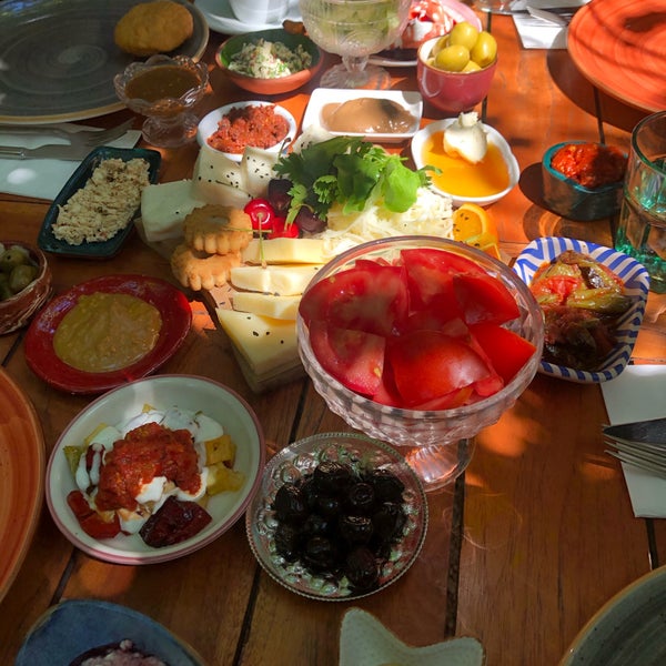 Das Foto wurde bei Bumba Breakfast Club von İlkin K. am 6/29/2020 aufgenommen