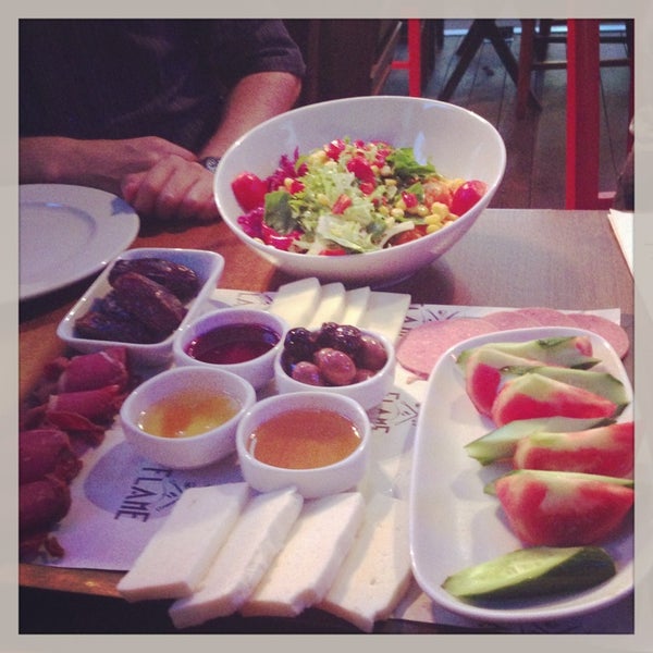 7/25/2013 tarihinde Burcu O.ziyaretçi tarafından Flame Burger &amp; Steak House'de çekilen fotoğraf