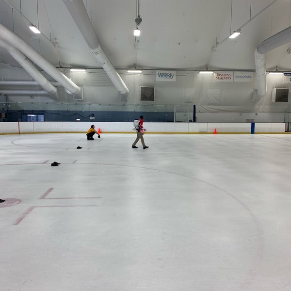 Pasadena Ice Skating Center Pasadena'da Buz Pateni Pisti