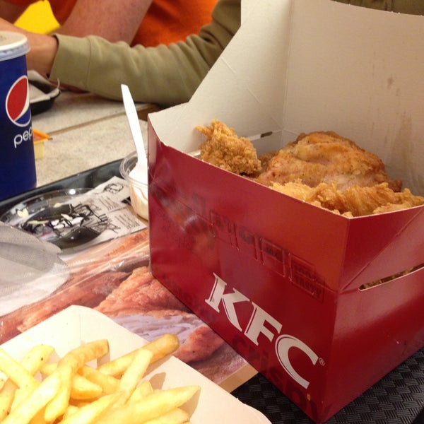 Photo taken at KFC by Guillermo M. on 5/21/2013