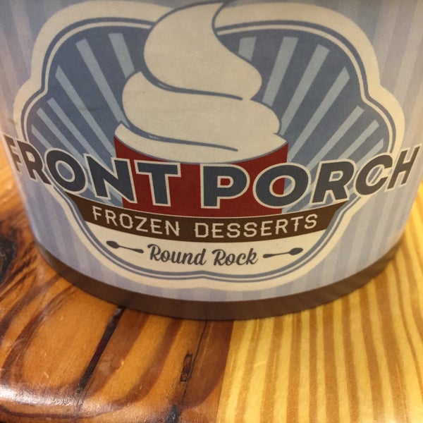 Foto tomada en Front Porch Frozen Desserts  por Michael I. el 1/31/2015