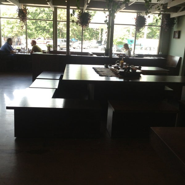 9/3/2013 tarihinde Santa E.ziyaretçi tarafından Verdant Tea Tasting Room &amp; Tea Bar'de çekilen fotoğraf