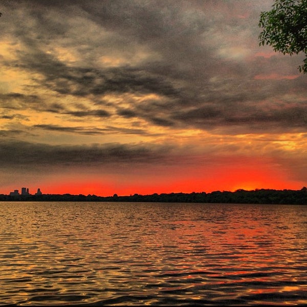 Lake Harriet - Linden Hills - Lake Harriet Pkwy.