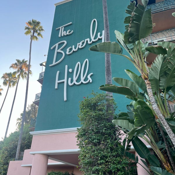 Foto diambil di Beverly Hills Hotel oleh Abdullah M. pada 8/13/2023