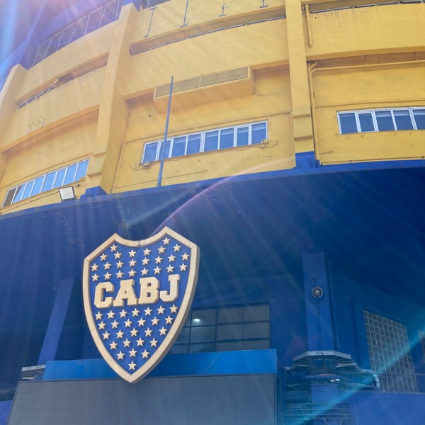 Photo taken at Estadio Alberto J. Armando &quot;La Bombonera&quot; (Club Atlético Boca Juniors) by Oscar R. on 10/26/2023