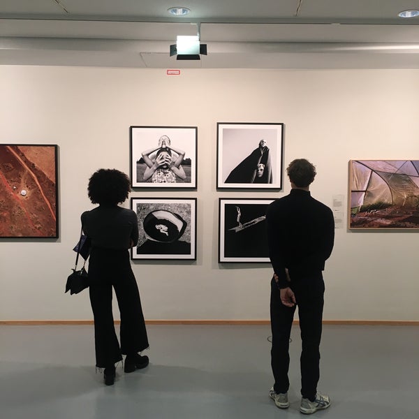 รูปภาพถ่ายที่ Willy-Brandt-Haus โดย Dave A. เมื่อ 11/14/2019