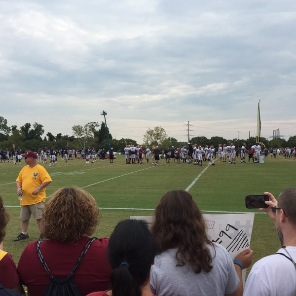 8/6/2015에 Michael F.님이 Bon Secours Washington Redskins Training Center에서 찍은 사진