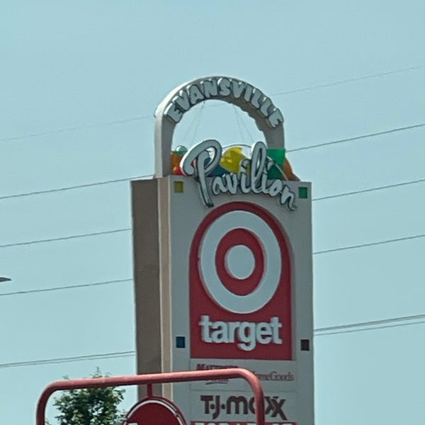 Target Evansville East Side 방문자 1883명의 팁 16개