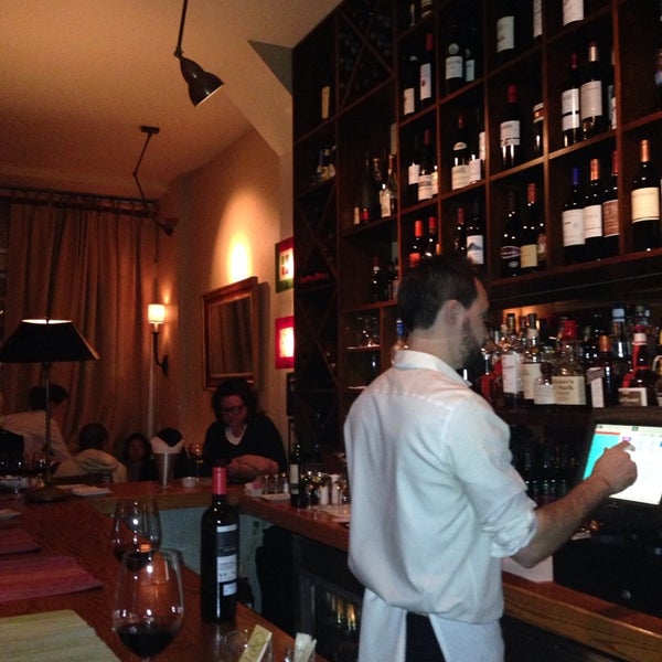12/1/2013에 Robert M.님이 Danny Brown Wine Bar &amp; Kitchen에서 찍은 사진