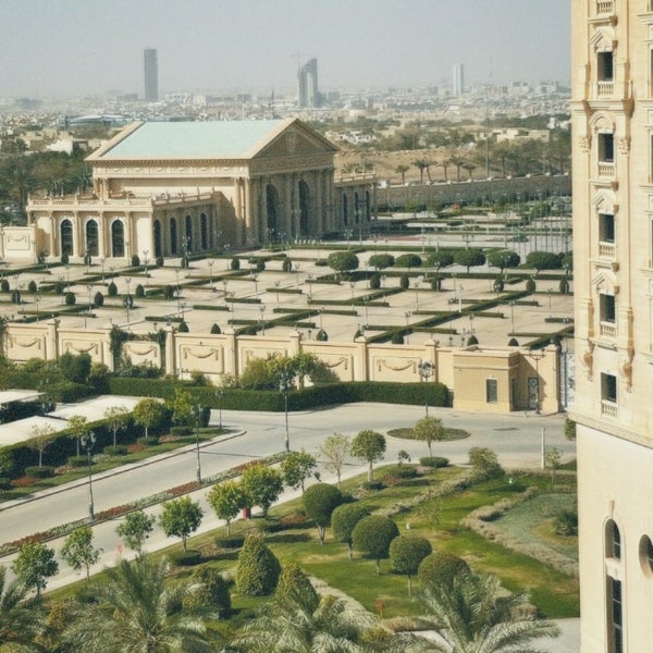 Foto diambil di The Ritz-Carlton, Riyadh oleh Dr.Bayan 🇸🇦 .. pada 5/12/2024