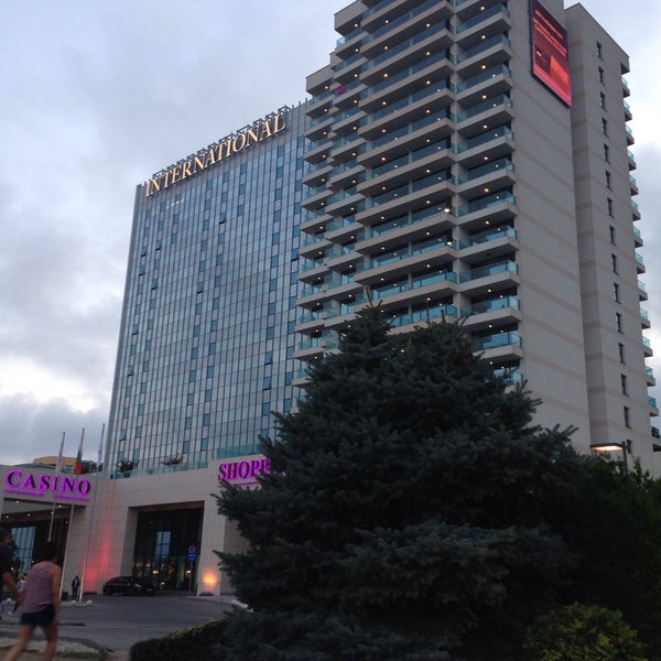 Photo taken at INTERNATIONAL Hotel Casino &amp; Tower Suites by Tatevik Z. on 9/17/2017