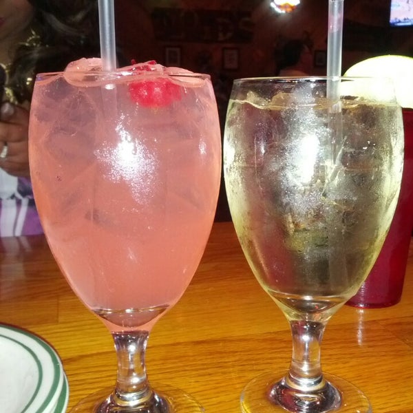 Photo taken at Floyd&#39;s Cajun Seafood &amp; Texas Steakhouse by Charmeon S. on 8/2/2014