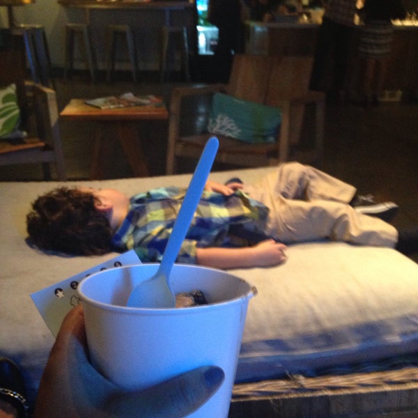2/7/2015にYvetteがTwirl Frozen Yogurtで撮った写真