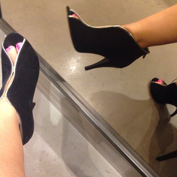 9 west store shoe store
