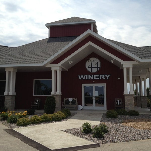 Photos At Door 44 Winery 3 Tips