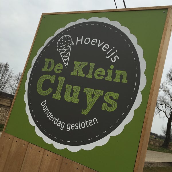 Learn german by reading 7 german books for beginners. Ив кляйн синий цвет синий кляйна. Der klein. William klein. Learning german.