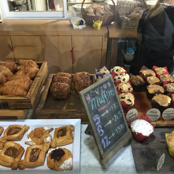 Foto tirada no(a) BreAd por Arturo Enrique em 7/13/2017