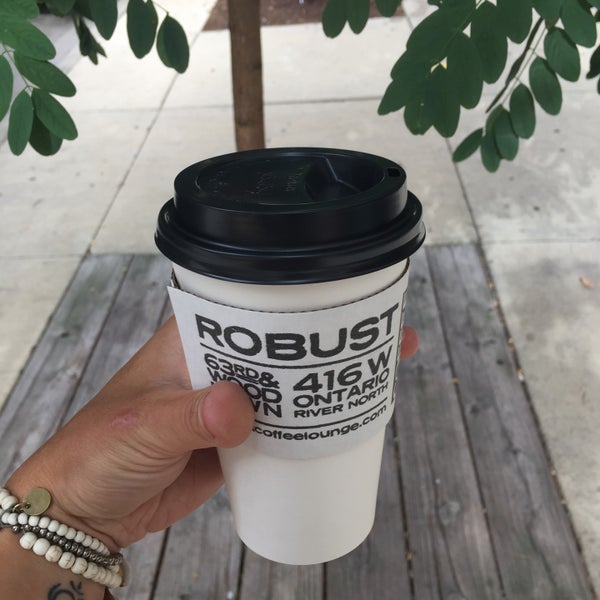 Foto tirada no(a) Robust Coffee Lounge por Kat P. em 7/22/2015