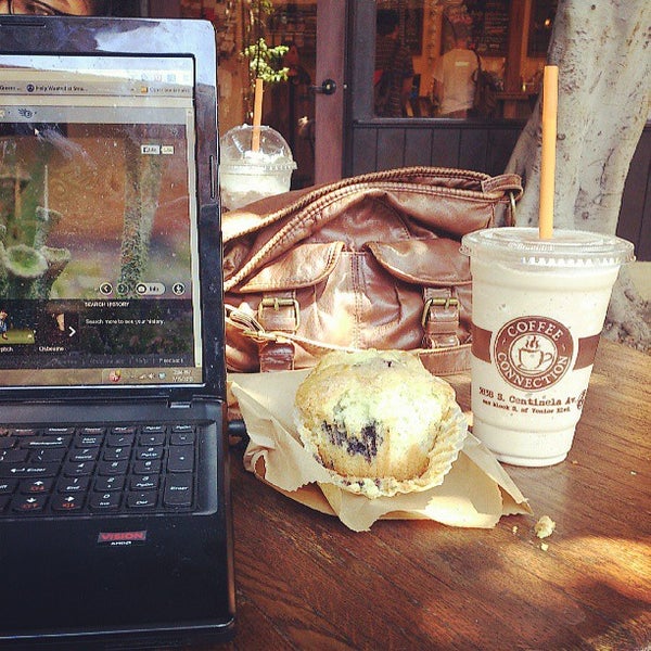 Foto tirada no(a) Coffee Connection por Chanel W. em 7/15/2013