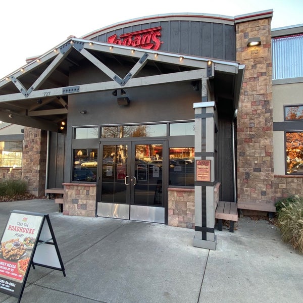 Logan's Roadhouse Nashville, TN