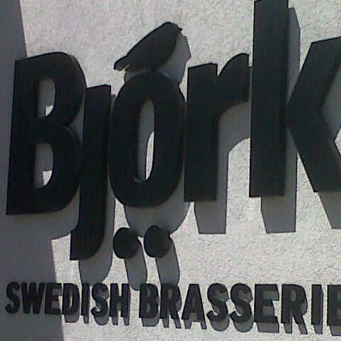 Снимок сделан в Bjork Swedish Brasserie пользователем Mich A. 5/11/2013