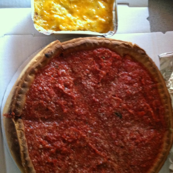 Mug's Pizza and Ribs Pizzeria in Des Plaines